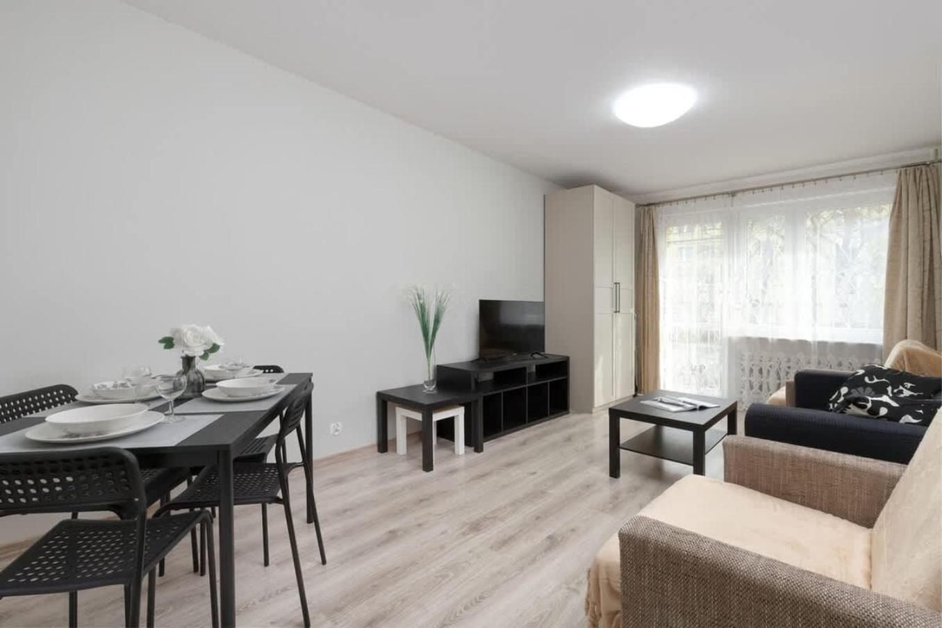 Apartament Cosy With Balcony In By Renters *